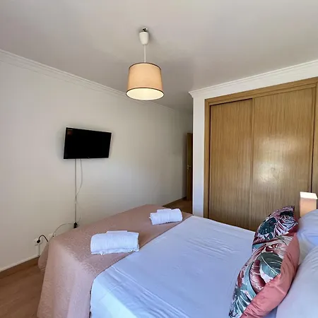 Stylish With Pool By Homing Apartman